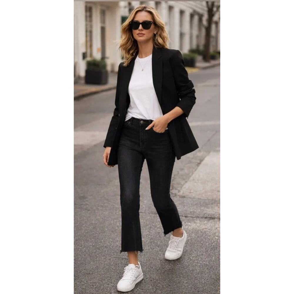 MOTHER the Hustler Ankle Fray Jeans in Black sz. 27